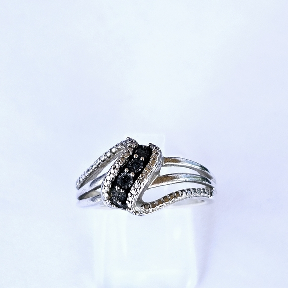 Genuine Kay Jewelers Black & White Diamond Ring. 💎 Size 6.5! - Picture 6 of 11